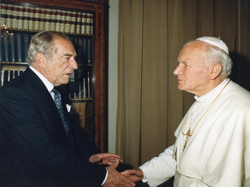 Con el Papa Juan Pablo II.
