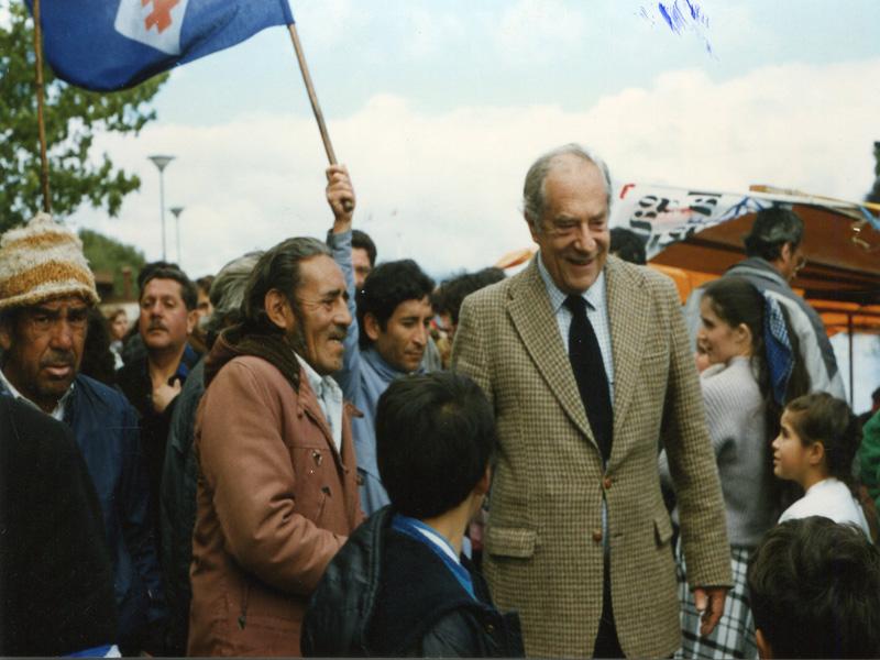Con la comunidad,