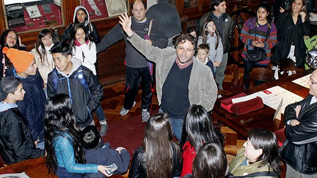 Público en la Sala Medina de la B. Nacional.