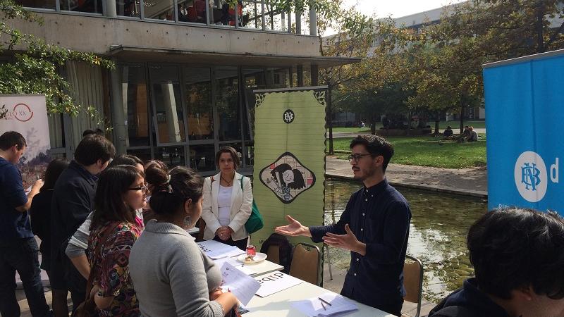 Junto a la Biblioteca Nacional participaron el Centro Nacional de Conservación y Restauración, el Museo de la Educación Gabriela Mistral y el programa Memorias del siglo XX. Estand de la Biblioteca Nacional.