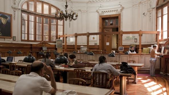 Área de consultas en la Biblioteca Nacional.