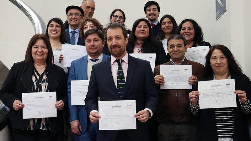 El director Carlos Maillet junto a directores y directores regionales del servicio.