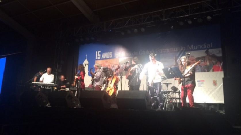Schwenke y Nilo y Bordemar Schwenke y Nilo y Bordemar compartiendo escenario en la celabración de 15 años de las Iglesias de Chiloé, como Sitio de Patrimonio Mundial