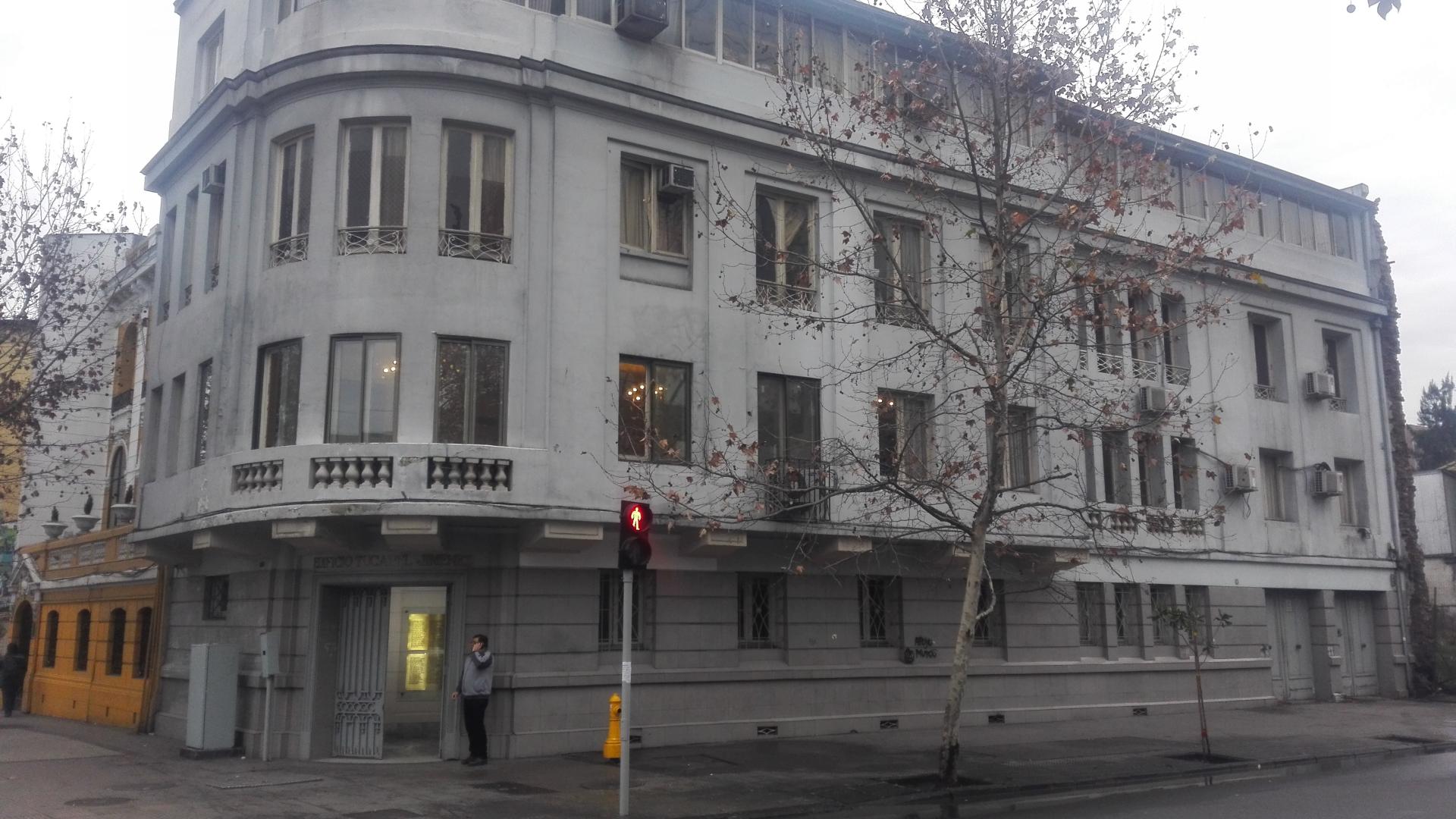 Edificio de la ANEF, ubicado entre las calles Alameda y Tucapel Jiménez