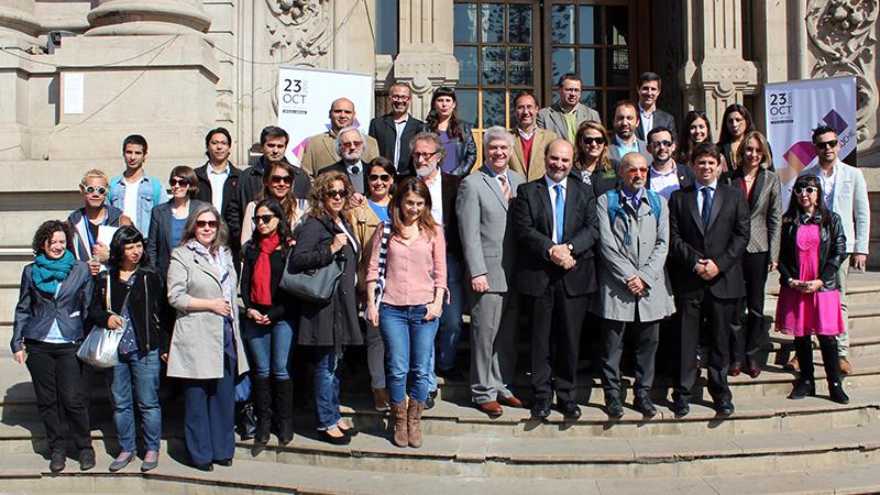 El director de la Dibam junto a otras autoridades invitaron a participar este viernes de Museos de Medianoche.