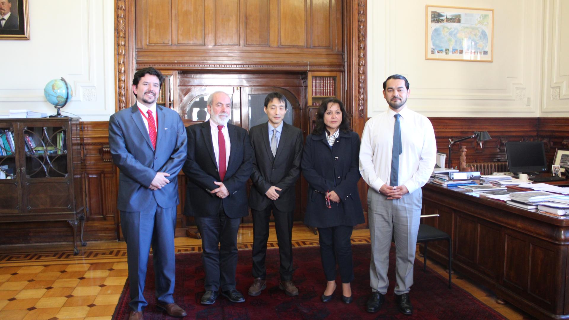 Autoridades Dibam se reúnen con experto Japones para desarrollar el primer museo sísmico de nuestro país