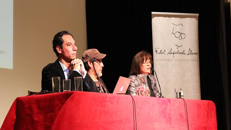 Primera mesa del simposio. Marco Llerena, Elicura Chihuailaf y Nivia Palma.