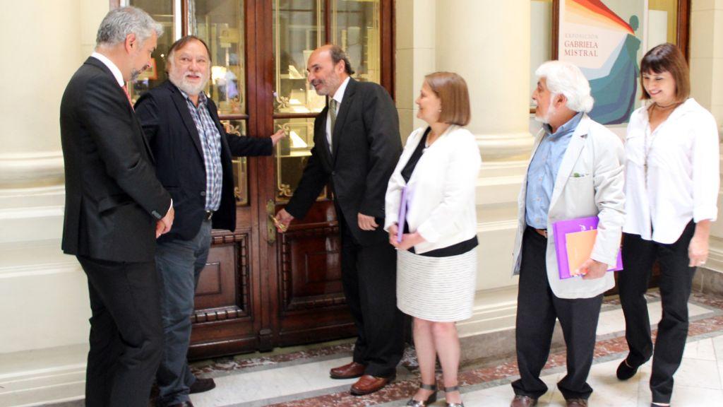 Autoridades inauguraron la nueva Sala de Premios Nobel.