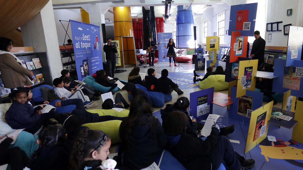 Lanzamiento de la campaña en la Biblioteca de Santiago.