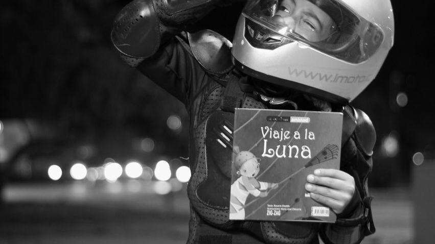 Mejor fotografía, Cristóbal Muñoz con "Viaje a la luna", de María José Olavarría (fragmento).