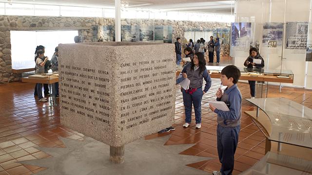 Visitantes en Museo Gabriela Mistral de Vicuña.