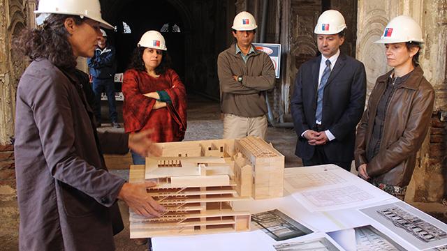 Visita de las autoridades.
