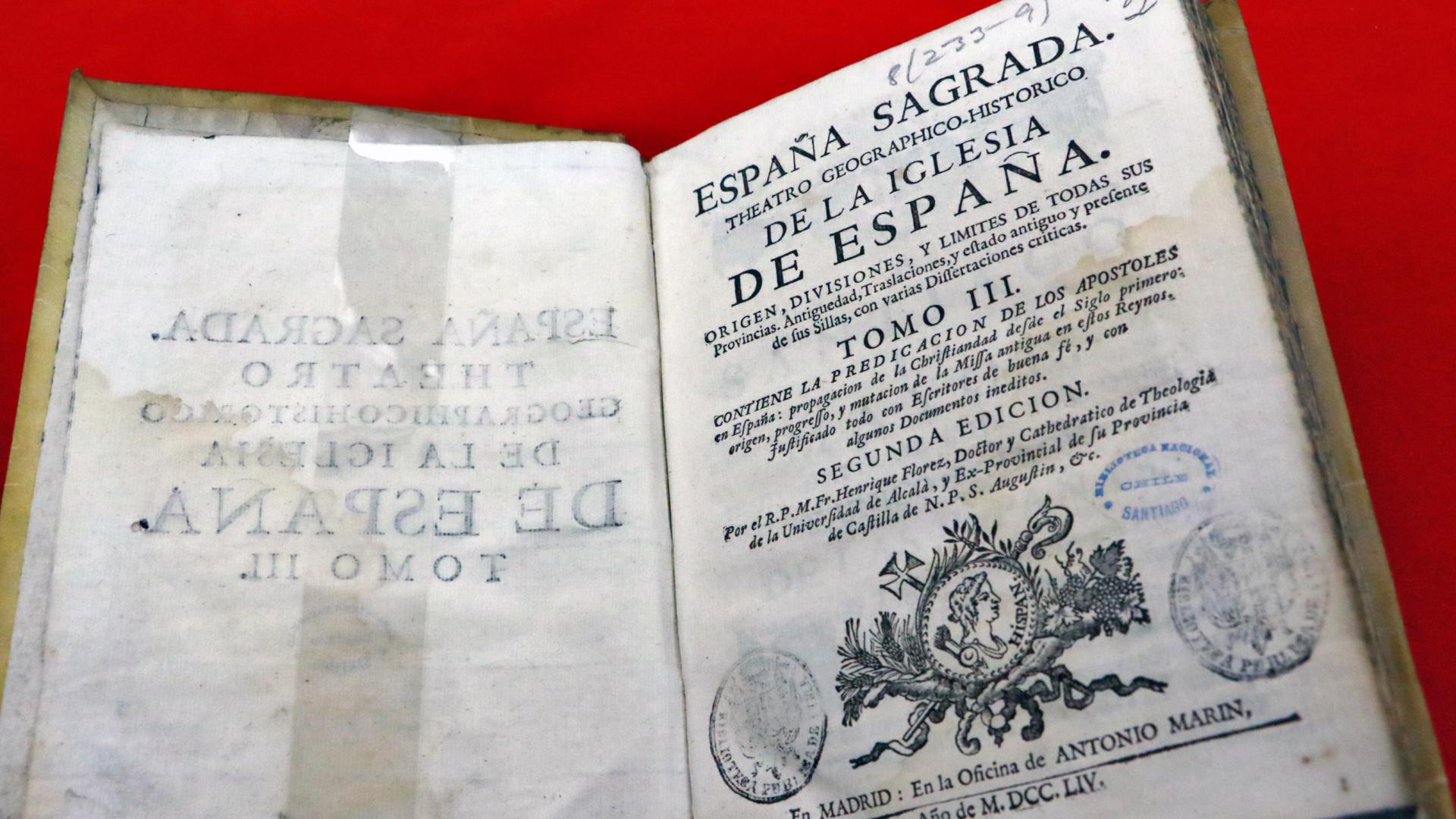 Libro “España Sagrada: Theatro geographico-historico de la Iglesia de España”, devuelto a Perú