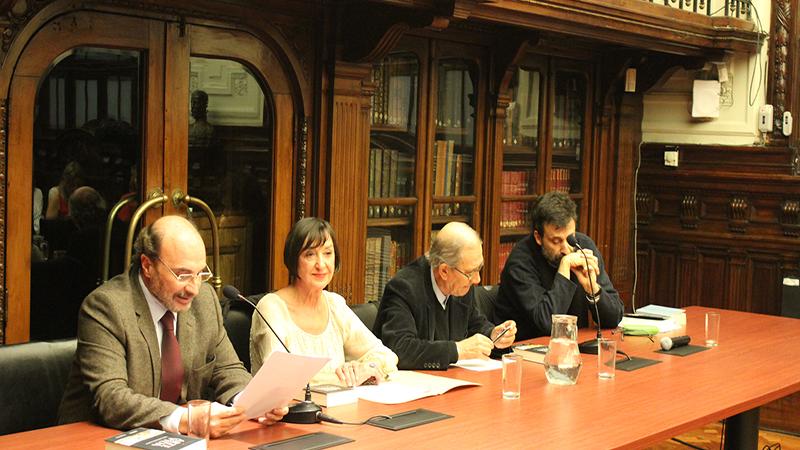 Presentación del libro "Arte - Vida", de Fidel Sepúlveda. Ángel Cabeza, Soledad Manterola, Andrés Gallardo y Cristián Warnken durante la presentación.
