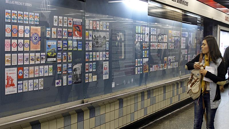 Más de 200 boletos y fotografías en la muestra.