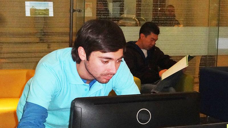 "Taller Jóvenes Programadores" Taller de programación realizado en la Biblioteca Nacional.