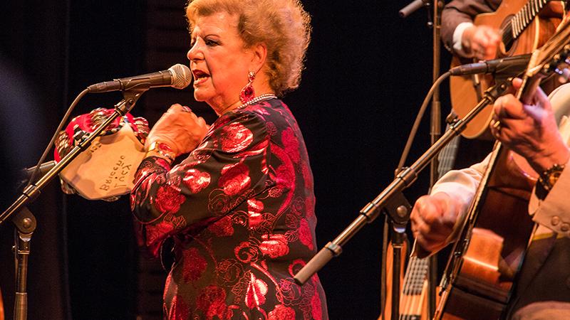 La cultora Lucy Briceño es una gran representante de la bohemia de Valparaíso Lucy Briceño, Tesoro Humano Vivo 2017, abrirá la presentación junto a su grupo.
