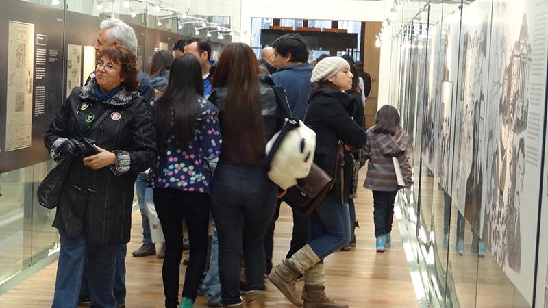 Visitantes en la Biblioteca Nacional.