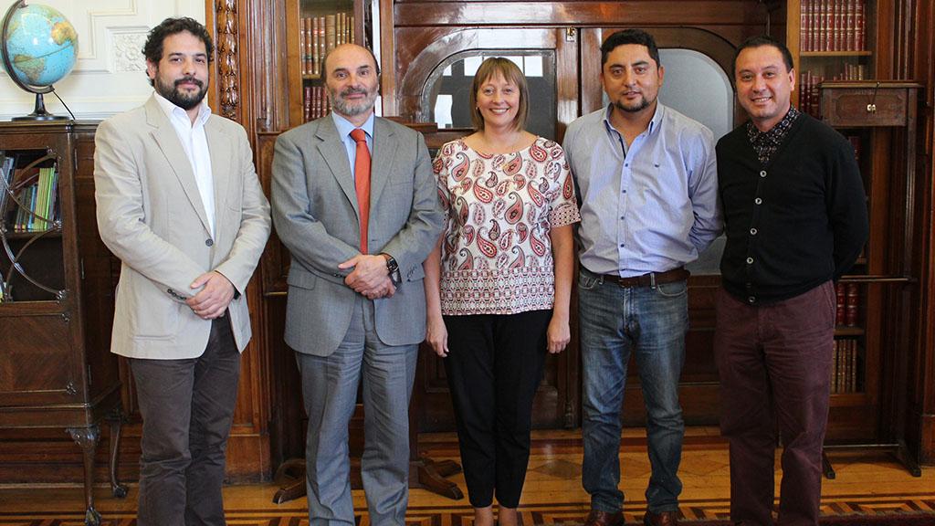 Director de la Dibam y embajadora de Polonia, acompañados de los representantes del MOP y del Gore Coquimbo.