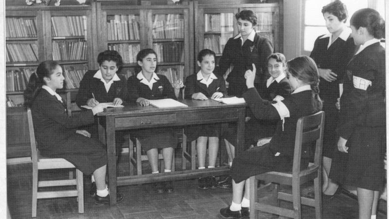 MUJERES CREADORAS: ARTE, MEMORIA Y PRESENTE COMO ESPACIOS DE EMANCIPACIÓN Y REIVINDICACIÓN DE LO FEMENINO