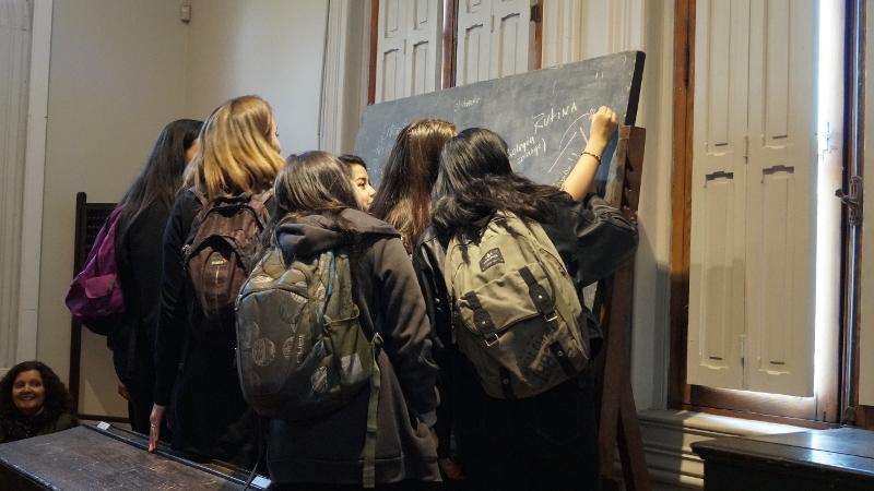 VISITAS GUIADAS Y CURSOS