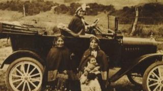 “FOTÓGRAFO EN LA FRONTERA. AFECTOS, COTIDIANIDAD Y VIDA ÍNTIMA EN EL REGISTRO FOTOGRÁFICO DE BENEDICTO RIVAS. CHOL-CHOL, 1915-1930”