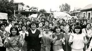 Fotografía mujeres jóvenes_ Estudiantes de Liceos Industriales_Fondo Fortín Mapocho_ ARNAD. (1)