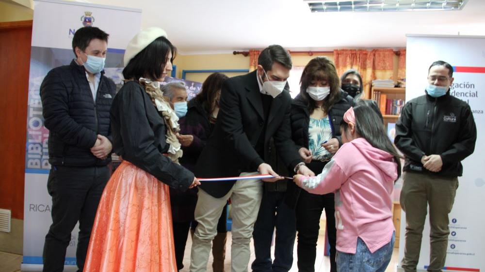 Inauguran puntos de lectura en Condominio de Viviendas Tuteladas y UCAM de Puerto Natales