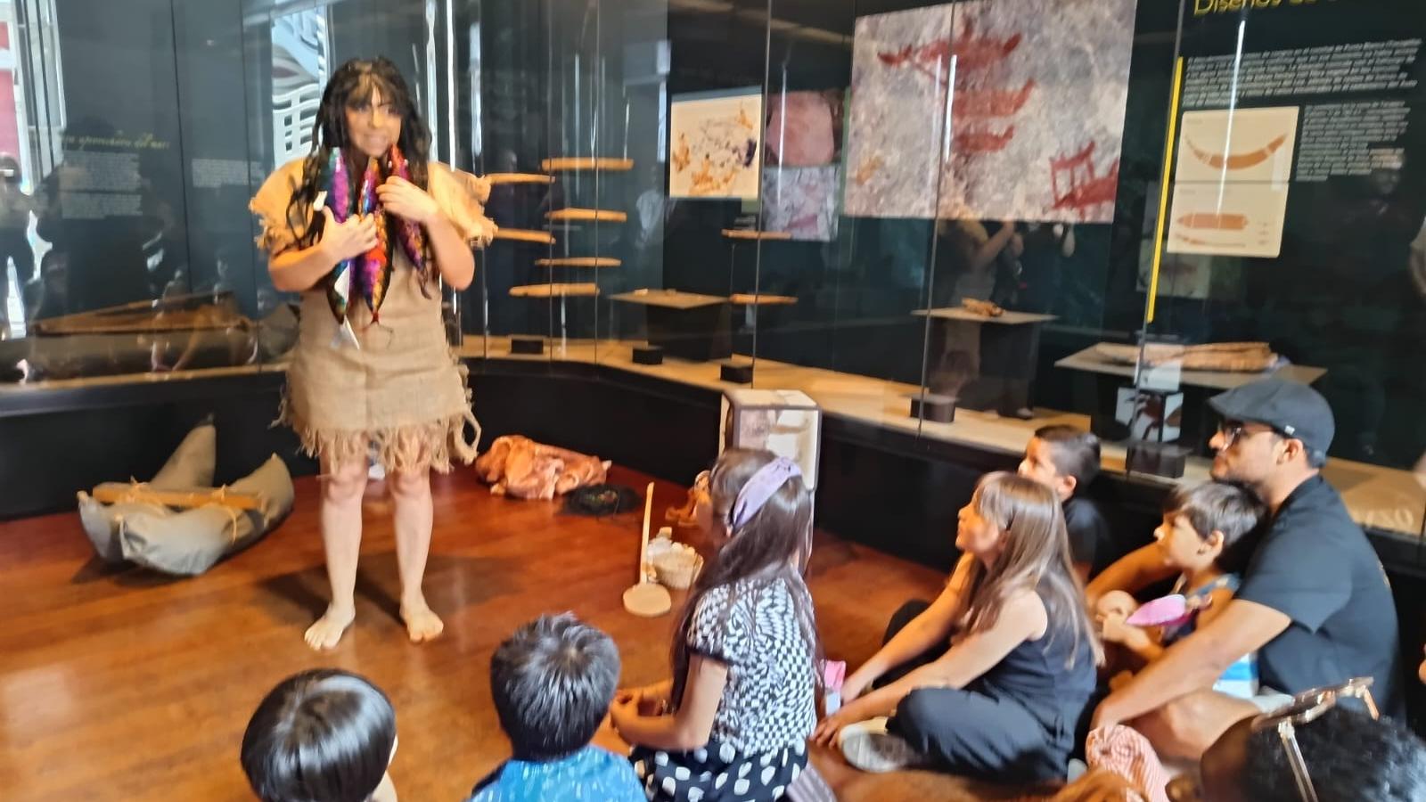 Intervención teatral “La changuita Mayta Otuya”