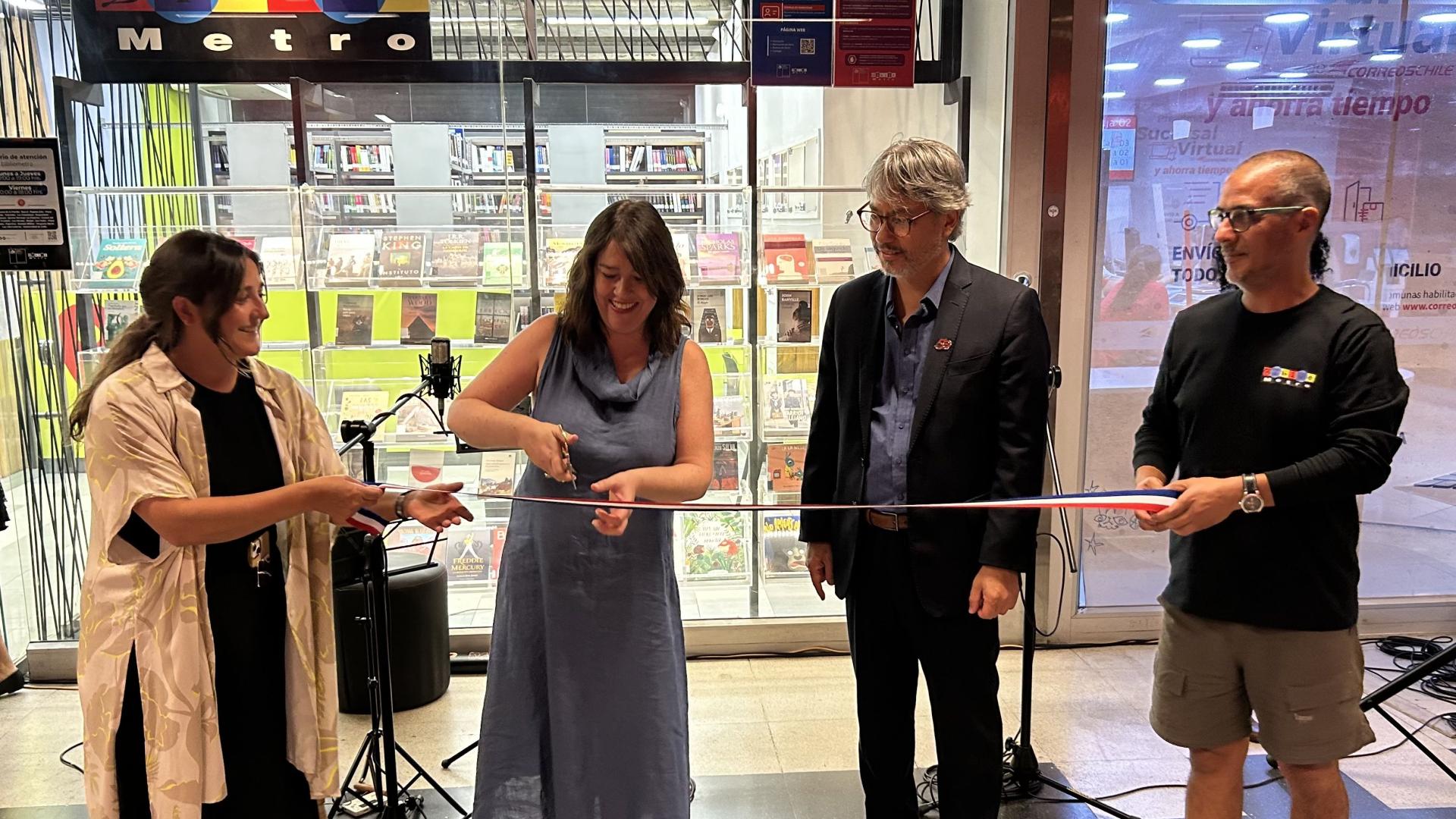 Bibliometro inaugura un nuevo módulo en la estación Universidad de Chile