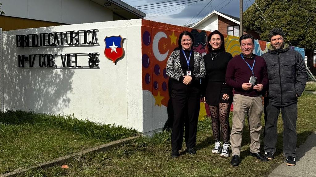 Serpat presenta mural y renovación de mobiliario en la Biblioteca Pública 47