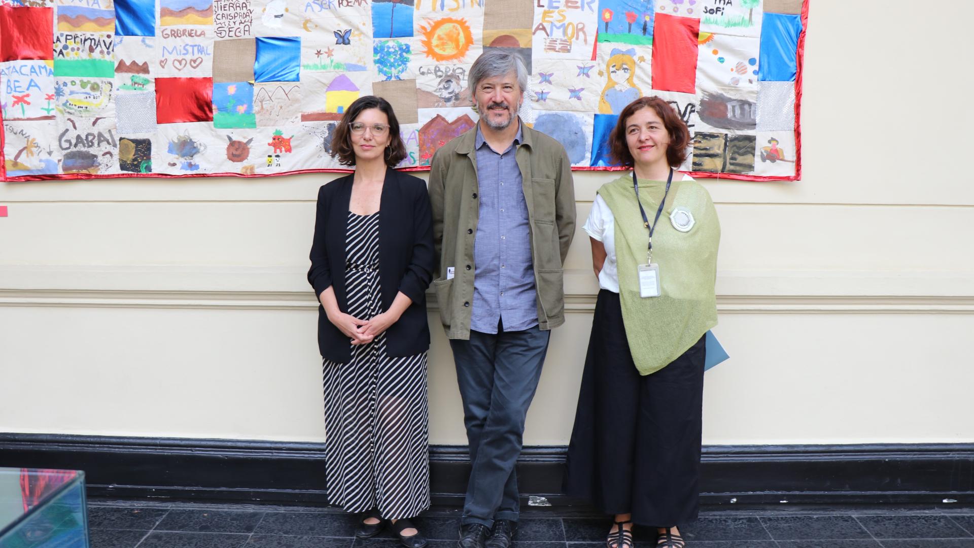  (De izquierda a derecha) Directora del MNBA, Varinia Brodsky Zimmermann; Pablo Rojas Durán, jefe del Departamento de Educación Artística del Ministerio de las Culturas, las Artes y el Patrimonio; y, Alejandra Wolff Rojas, jefa del Centro de Documentación del MNBA.
