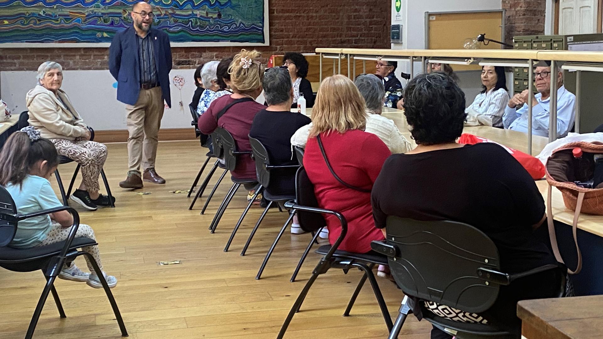 Director Gabriel Díaz con delegación de El Monte