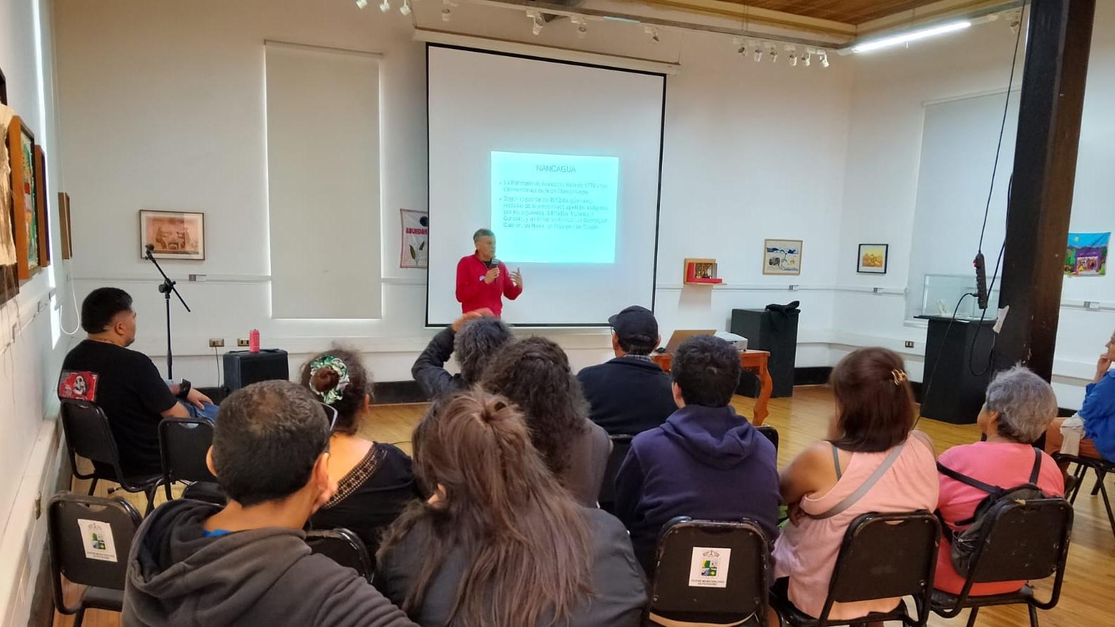 Charla sobre presencia ancestral indígena convocó a público en Pichilemu durante el Día de los Patrimonios en Verano 2026