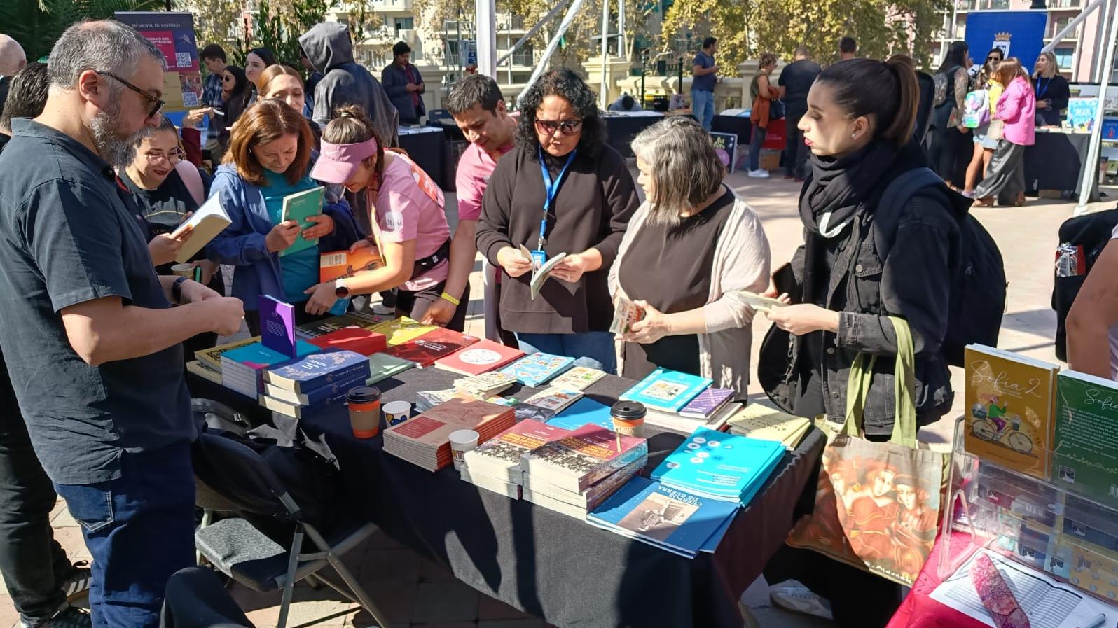 Stand del Serpat en Book Santiago 