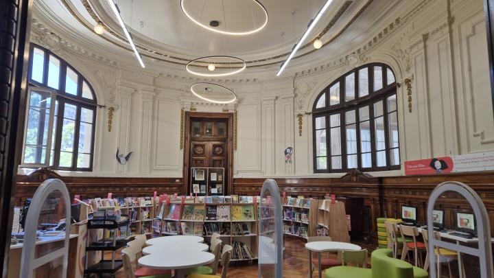 El 15 de enero pasado, la histórica sala reabrió sus puertas para la atención de niñas y niños.