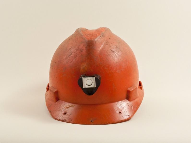 Casco. Nº de inventario 48.0002. Colección Industria Minera Carvile. Museo Historia Natural de Concepción.