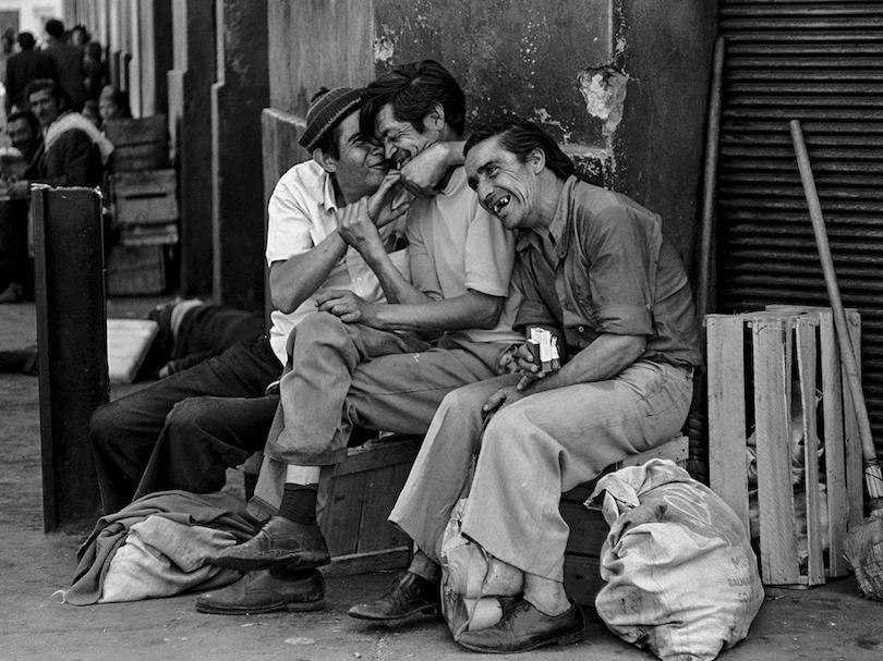 Detail photo Paz Errázuriz. Compadres, from people series (1987)