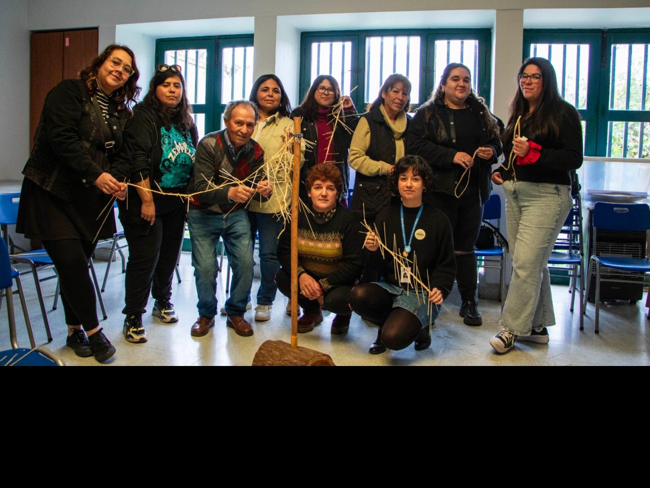 Alumnas asistentes al curso de trenzado en paja trigo ligún