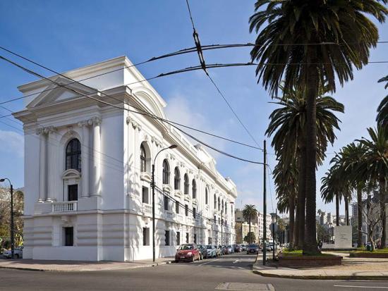 Exterior Biblioteca Santiago Severin