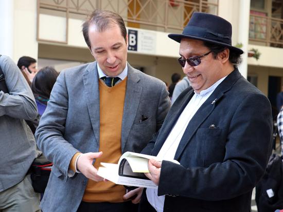 Director nacional Carlos Maillet junto al jefe de Departamento de Pueblos Originarios, José Ancan,
