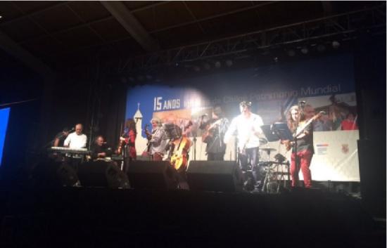 Schwenke y Nilo y Bordemar compartiendo escenario en la celabración de 15 años de las Iglesias de Chiloé, como Sitio de Patrimonio Mundial