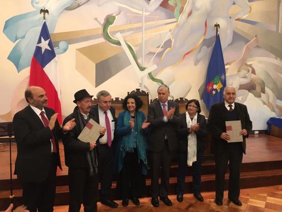 Entrega de reconocimientos a representantes de organizaciones campesinas.
