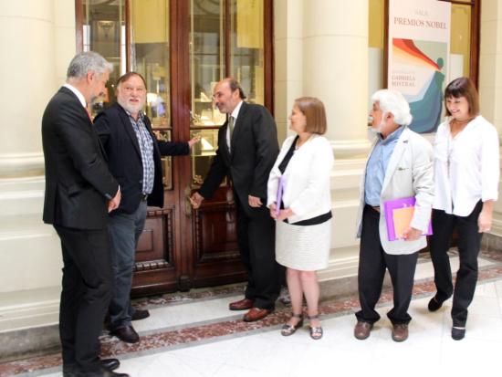 Autoridades inauguraron la nueva Sala de Premios Nobel.