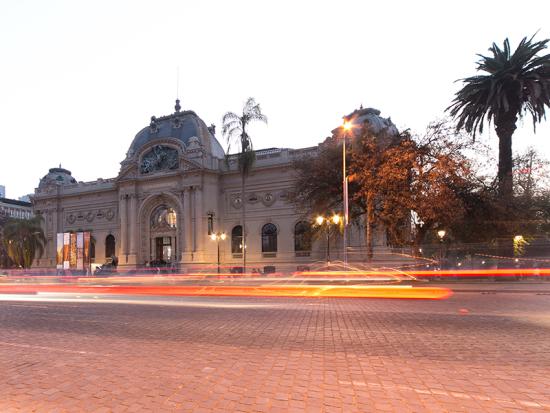 Instituciones Dibam de todo el país, no atenderán público este viernes 22 de diciembre por su 88° aniversario.