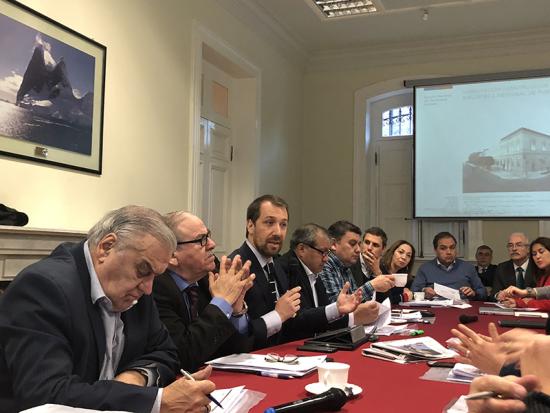 Director del Servicio Nacional del Patrimonio Cultural, Carlos Maillet, expone alcances del proyecto a la comisión de infraestructura del CORE regional.
