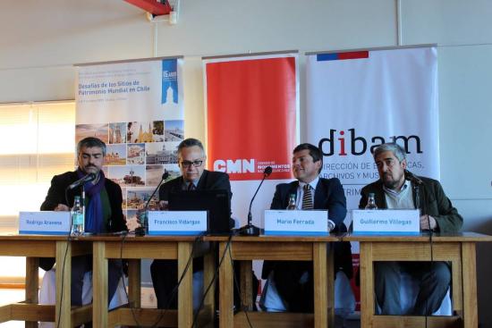 Expositores en jornada inaugural.
