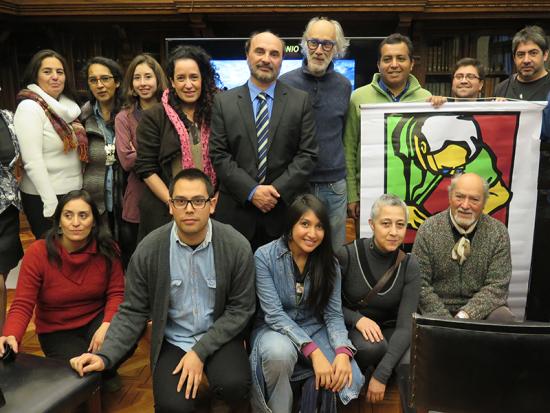 Ángel Cabeza junto a un grupo de alumnos y profesores de la Escuela-Taller Fermín Vivaceta.