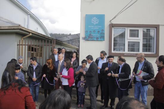 Director de la Dibam y autoridades de la zona en la inauguración del Centro Cultural de la comuna de La Unión