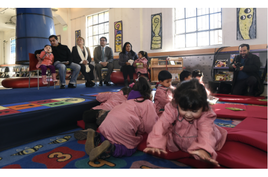 Presidenta Bachelet lanza concurso en la Biblioteca de Santiago.